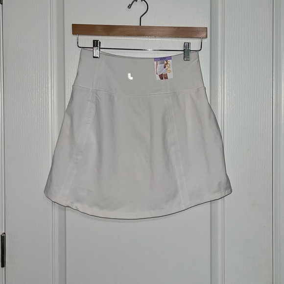 NEW Lolë Women's Active PullOn Skort  White Skirt with Pockets SKU:4017001-69060 - Picture 4 of 7